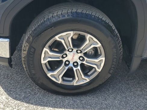 Used 2023 GMC Sierra 1500 SLE image 29