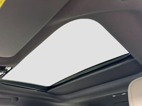 Certified 2025 BMW 530i w/ Premium Package image 13