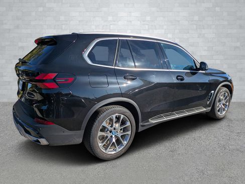 Used 2025 BMW X5 xDrive50e image 5