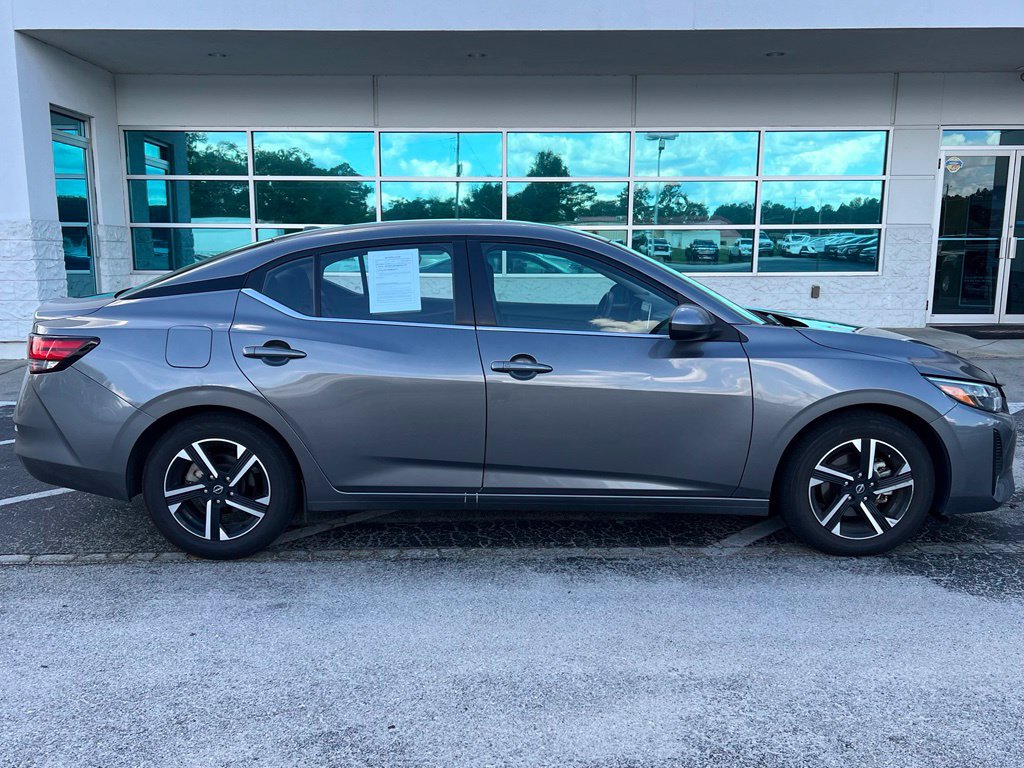 Used 2025 Nissan Sentra SV FWD image 3