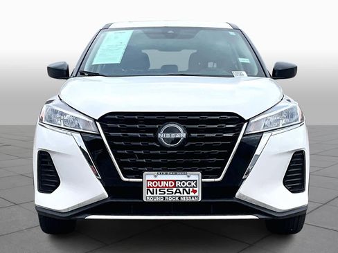 Certified 2024 Nissan Kicks S image 3