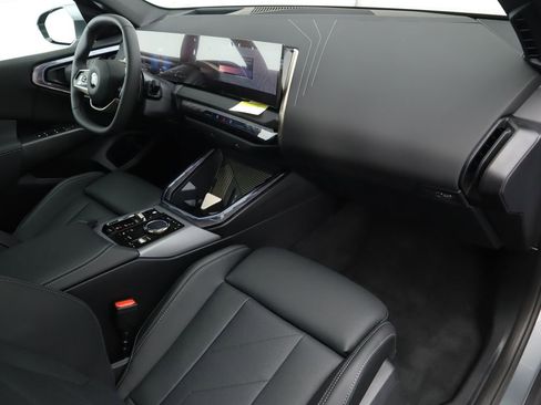 Certified 2025 BMW X3 xDrive30i w/ Premium Package image 19