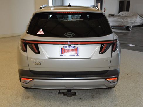 Used 2026 Hyundai Tucson Limited AWD/4WD image 4