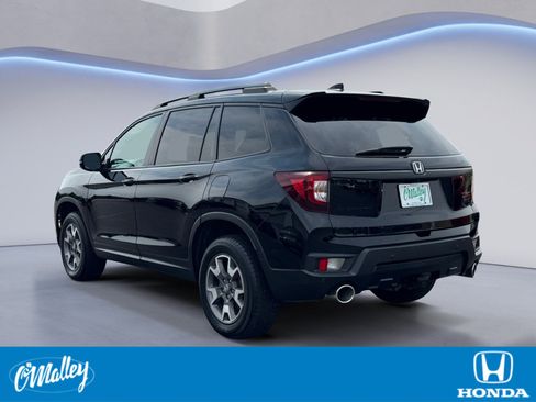 Used 2023 Honda Passport TrailSport image 3