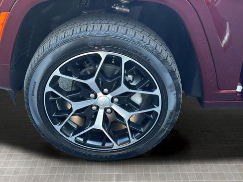 New 2025 Jeep Grand Cherokee Summit image 44