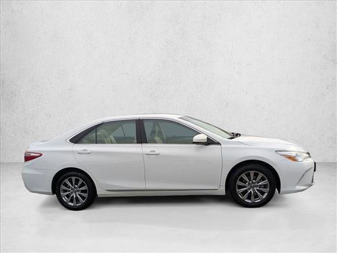 Used 2016 Toyota Camry XLE image 4