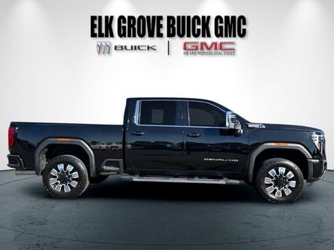 Used 2024 GMC Sierra 2500 Denali AWD/4WD image 3