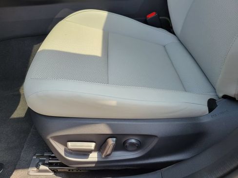 New 2026 Toyota Prius XLE FWD image 15
