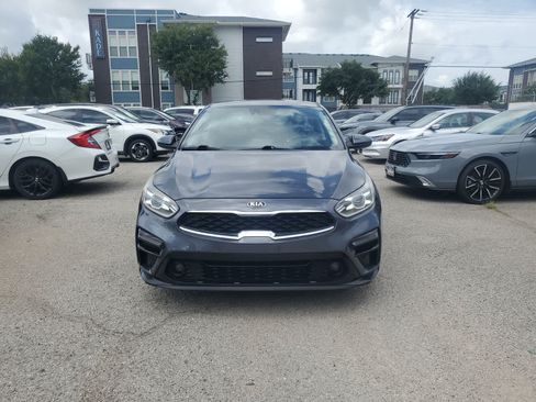 Used 2019 Kia Forte S w/ S Premium Package FWD image 8