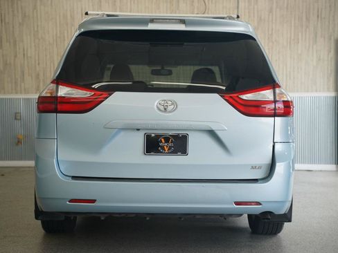 Used 2015 Toyota Sienna XLE FWD image 8