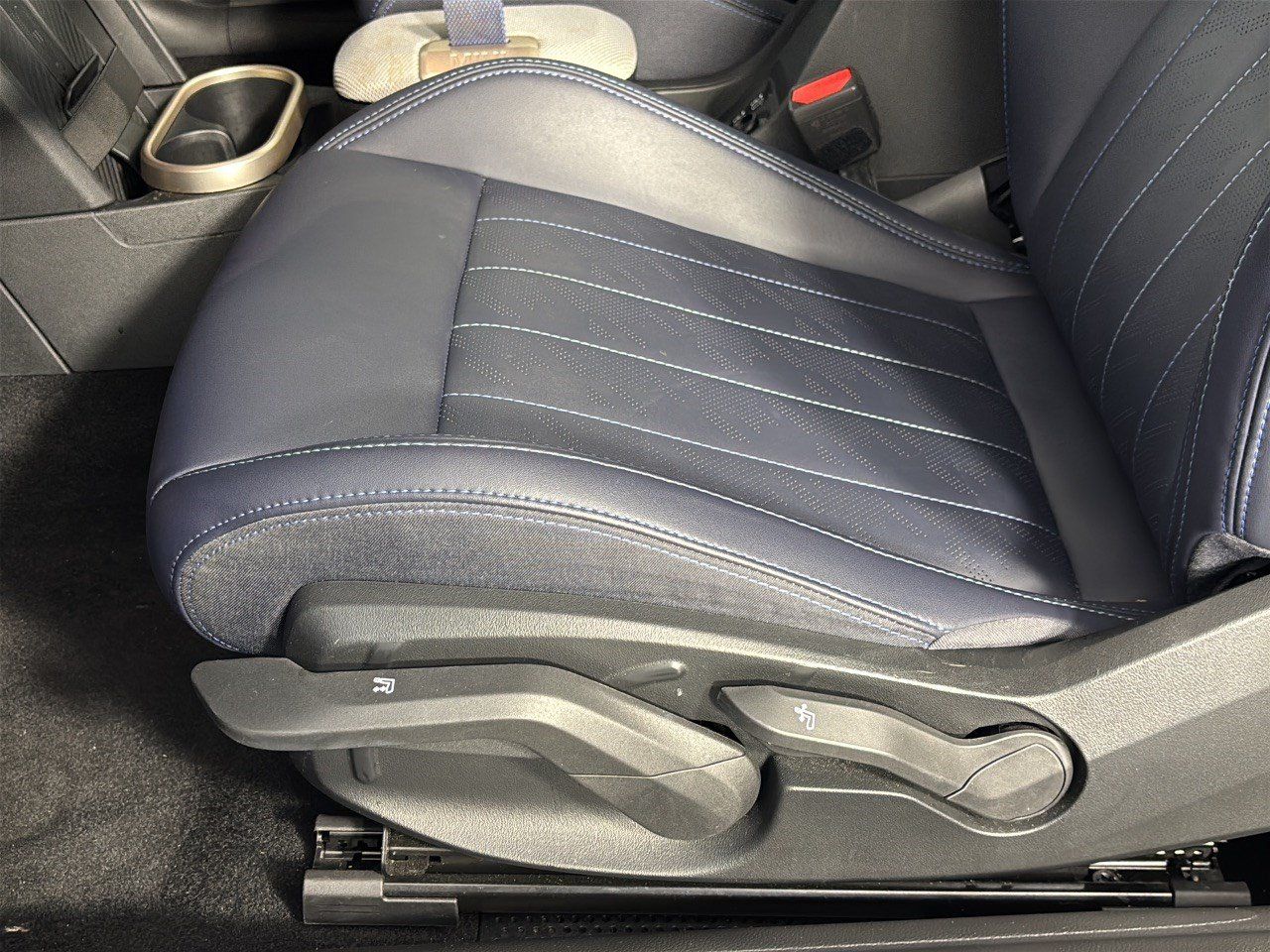Certified 2025 MINI Cooper S FWD image 16