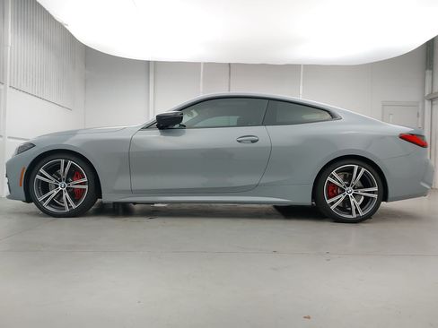 Used 2023 BMW 430i Coupe w/ M Sport Package RWD image 2