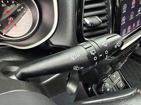 Used 2020 Jeep Compass Limited image 28