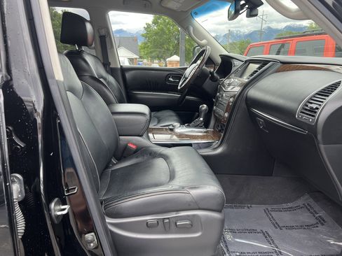 Used 2017 INFINITI QX80 4WD w/ Driver Assistance Package image 10