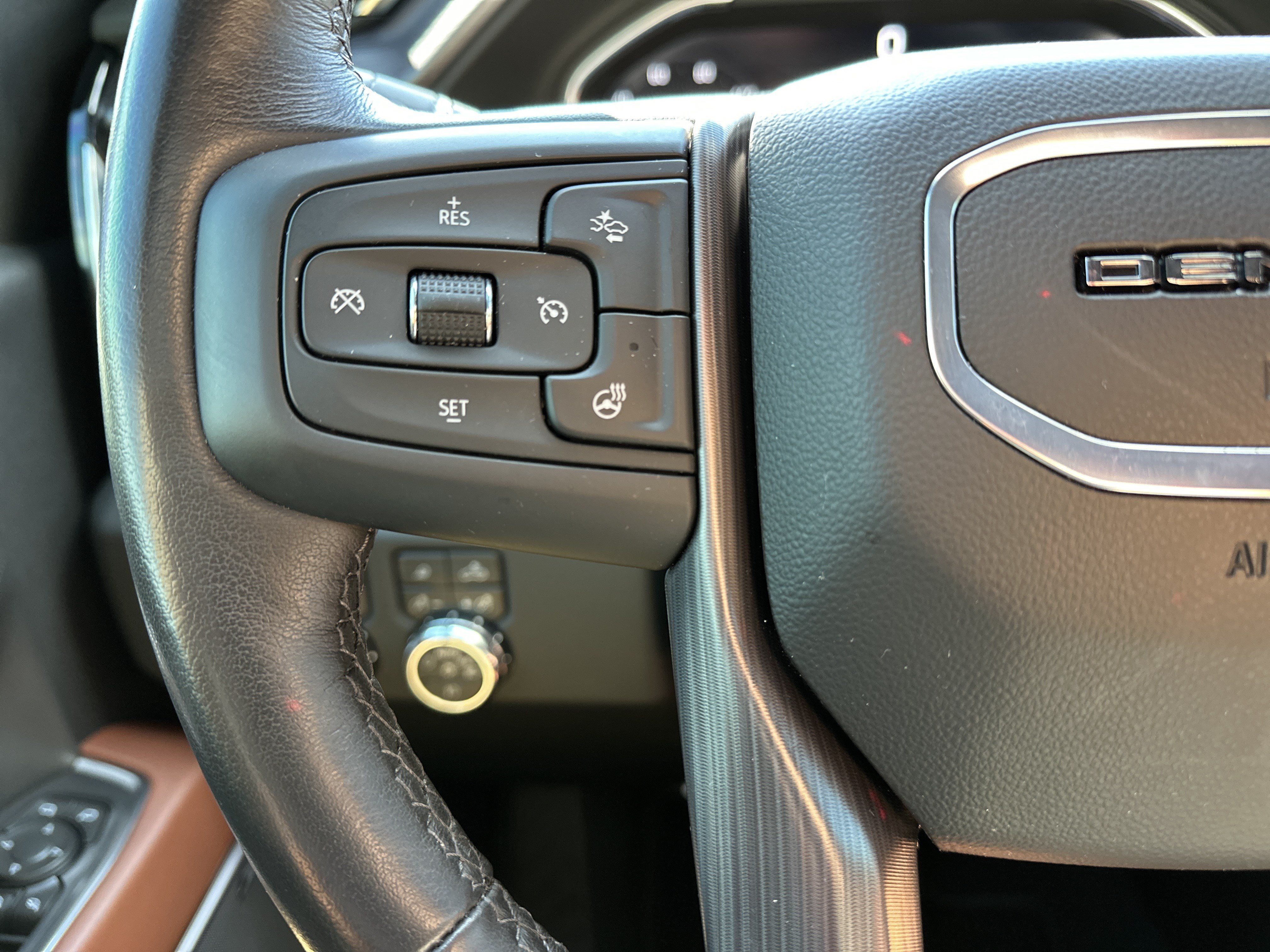 Used 2025 GMC Sierra 2500 Denali Ultimate AWD/4WD image 18