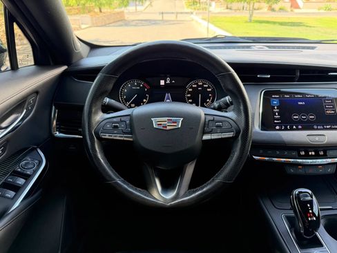Used 2020 Cadillac XT4 Sport w/ Cold Weather Package FWD image 15