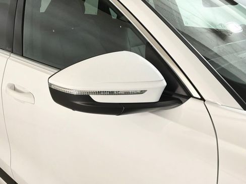 Used 2025 Audi Q5 Premium w/ Convenience Package image 27