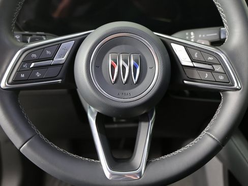 Used 2025 Buick Envision Preferred image 13