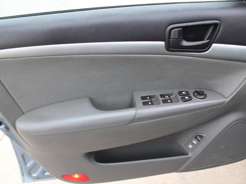 Used 2010 Hyundai Sonata GLS FWD image 18