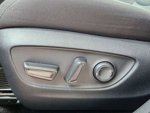 Used 2025 Toyota RAV4 XLE w/ Convenience Package FWD image 16