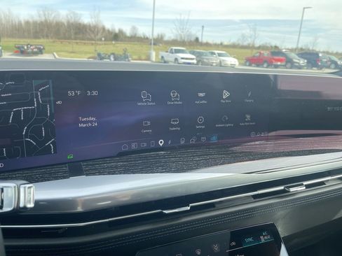 Used 2025 Cadillac Escalade IQ Sport 1 w/ Smart Trailering package image 15