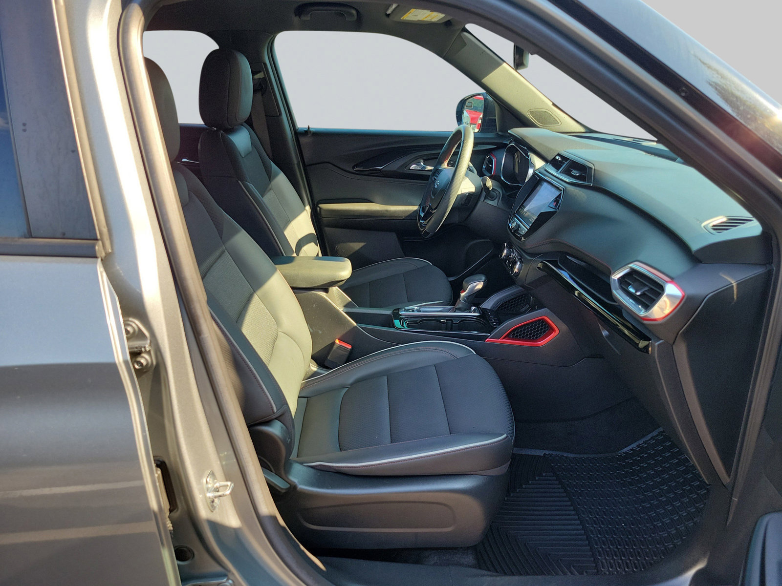Used 2023 Chevrolet TrailBlazer RS w/ Convenience Package FWD image 37