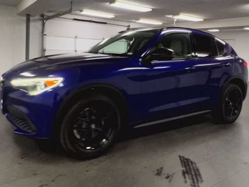 Used 2020 Alfa Romeo Stelvio AWD w/ Nero Edizione image 4