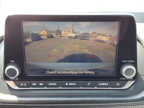 Used 2024 Nissan Rogue S AWD/4WD image 13
