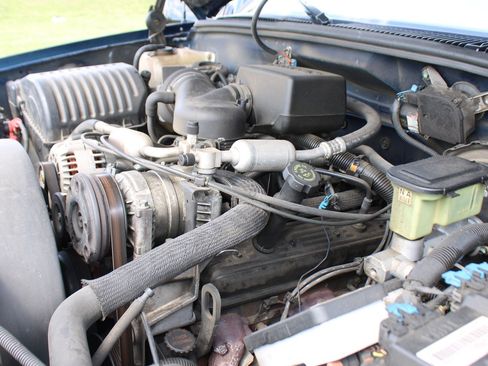 Used 1997 GMC Yukon 4WD 2-Door w/ Marketing Opt Pkg 2 image 17