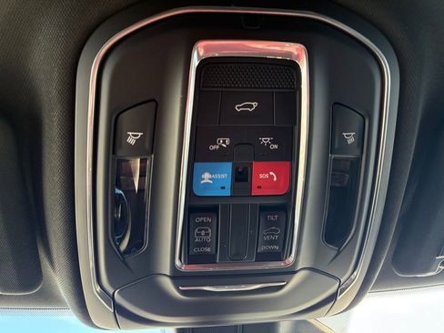 New 2026 Jeep Grand Cherokee Laredo X image 12