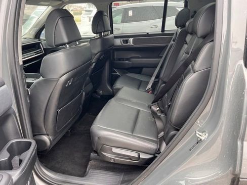 Used 2024 Hyundai Santa Fe Limited image 10