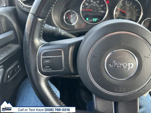 Used 2014 Jeep Wrangler Unlimited Sahara image 20