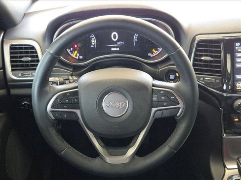 Used 2019 Jeep Grand Cherokee Altitude RWD image 14
