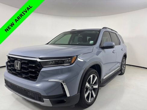 Used 2024 Honda Pilot Touring image 1