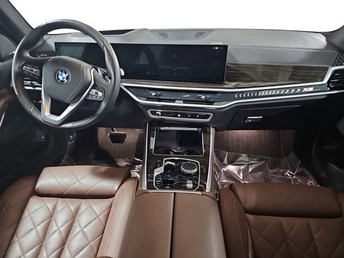 Certified 2024 BMW X5 xDrive50e w/ Premium Package image 10