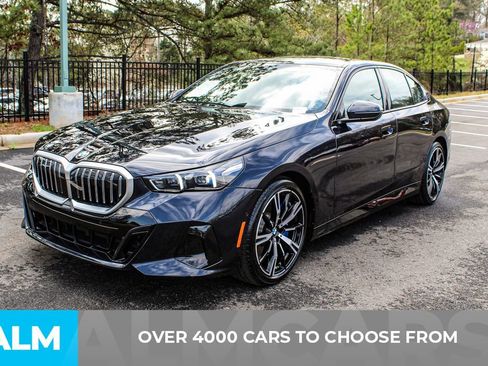 Used 2024 BMW 540i xDrive w/ Executive Package image 2