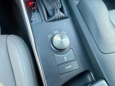 Used 2016 Lexus IS 300 AWD image 20