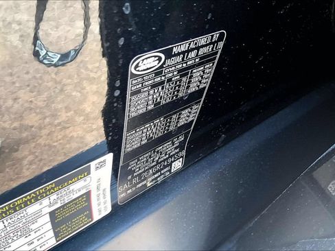 Used 2024 Land Rover Discovery Dynamic SE AWD/4WD image 31