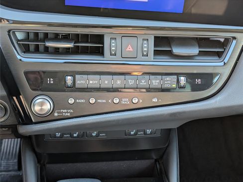 Certified 2023 Lexus ES 350 w/ Premium Package image 24