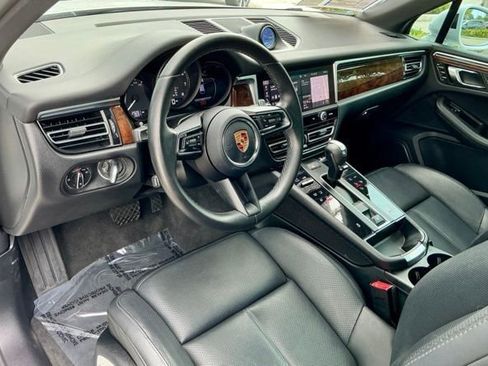 Used 2023 Porsche Macan AWD/4WD image 20