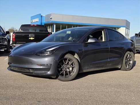Used 2021 Tesla Model 3 Standard Range Plus image 2