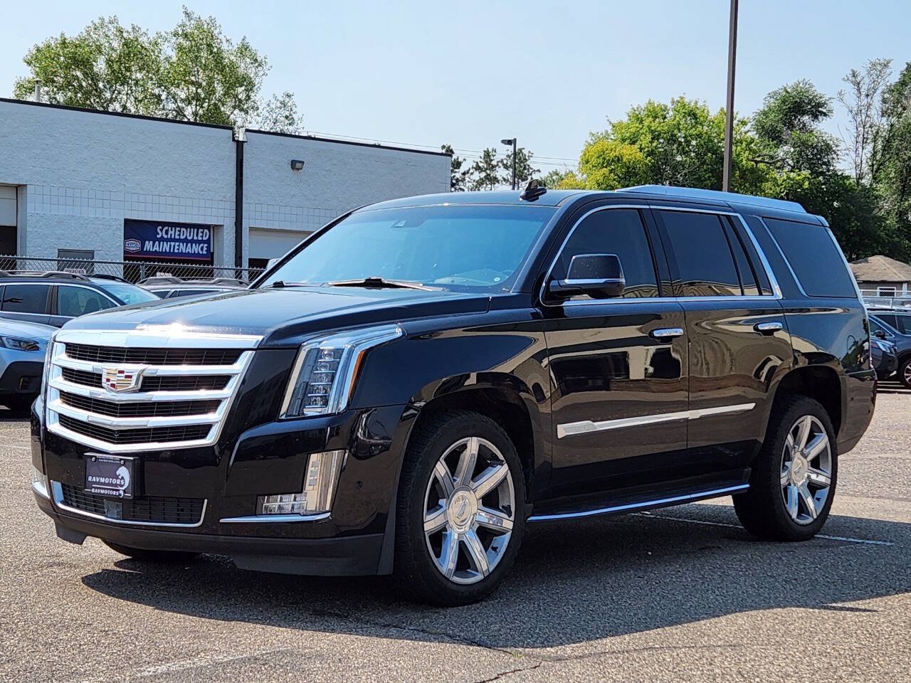 Used 2018 Cadillac Escalade Premium Luxury AWD/4WD image 6