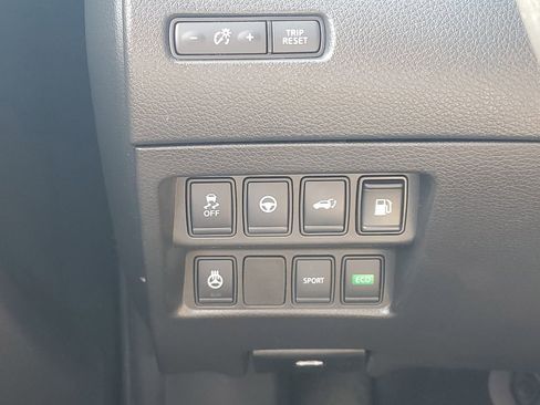 Used 2018 Nissan Rogue SL w/ Premium Package FWD image 27