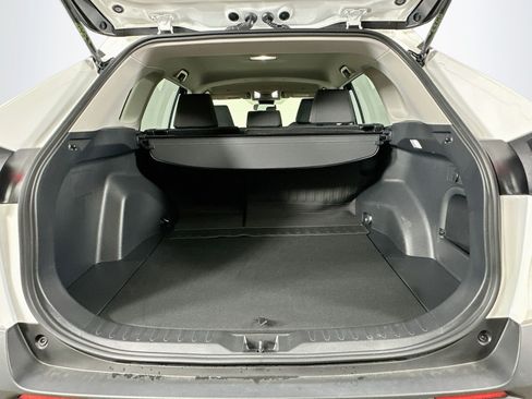 Used 2025 Toyota RAV4 XLE AWD/4WD image 27