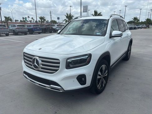 Used 2025 Mercedes-Benz GLB 250 image 3