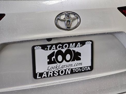 Used 2022 Toyota Highlander L image 14