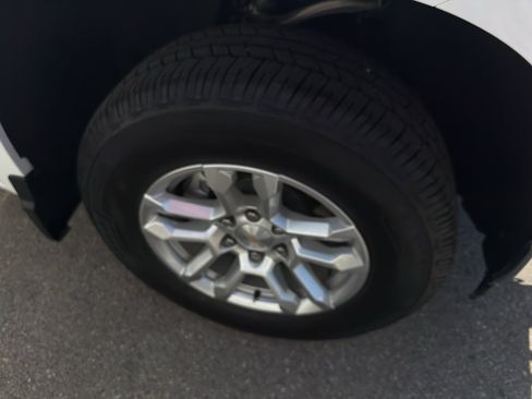 Used 2022 Chevrolet Silverado 1500 LT image 5