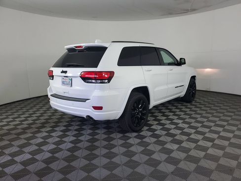 Used 2021 Jeep Grand Cherokee Laredo X RWD image 4