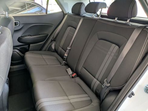 Used 2025 Hyundai Venue SEL FWD image 21
