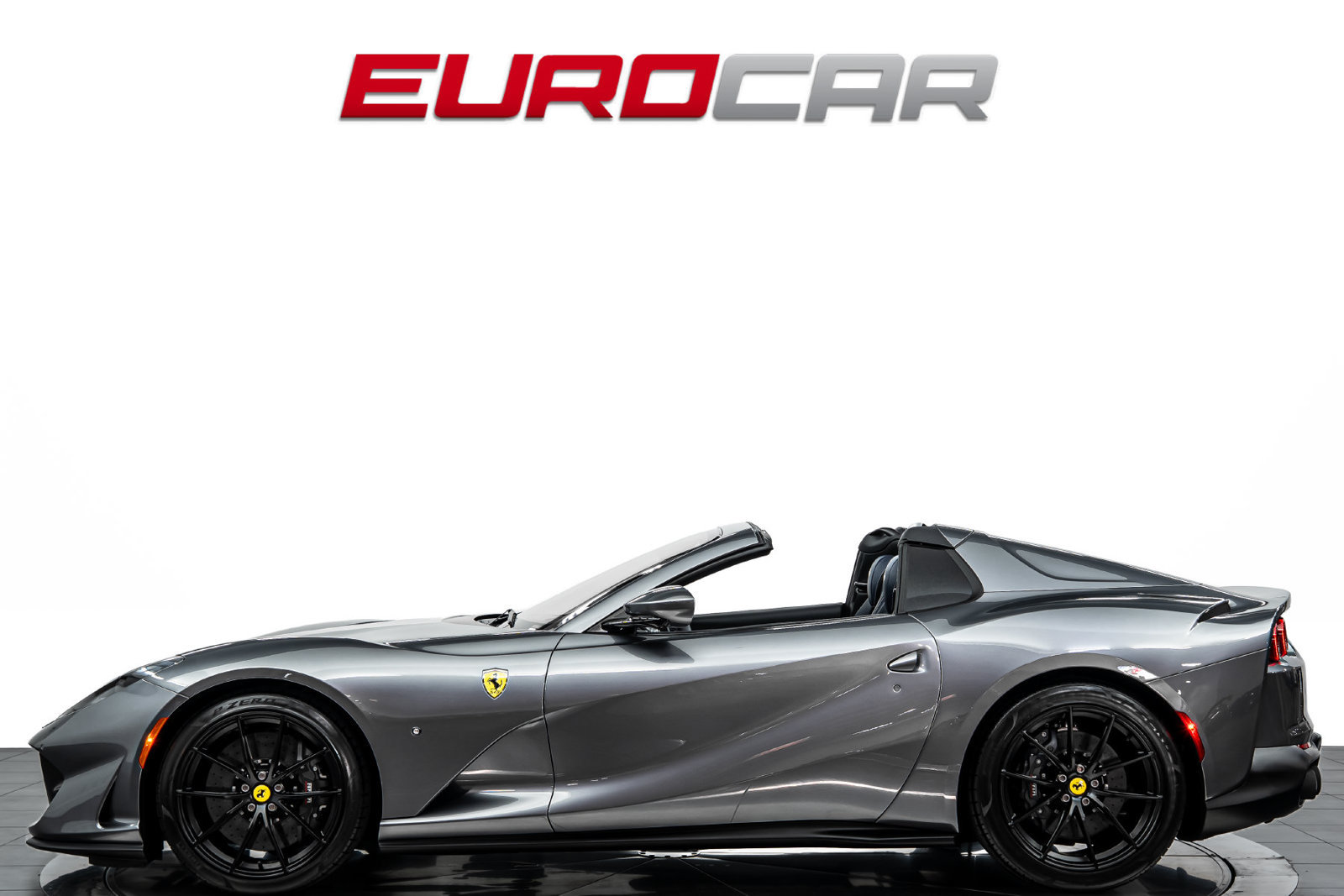 Used 2022 Ferrari 812 GTS RWD image 2